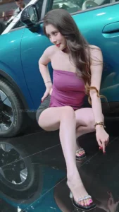 精选NO.1706 2024 广州车展 网荭美女车模 beautyleg LOOKBOOK 97[30P]-草丛看图