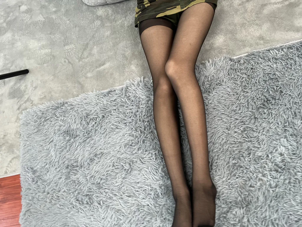 图片[4]-精选三禾摄影 NO.060 迷彩裤裙 黑丝露趾袜[148P]-草丛看图