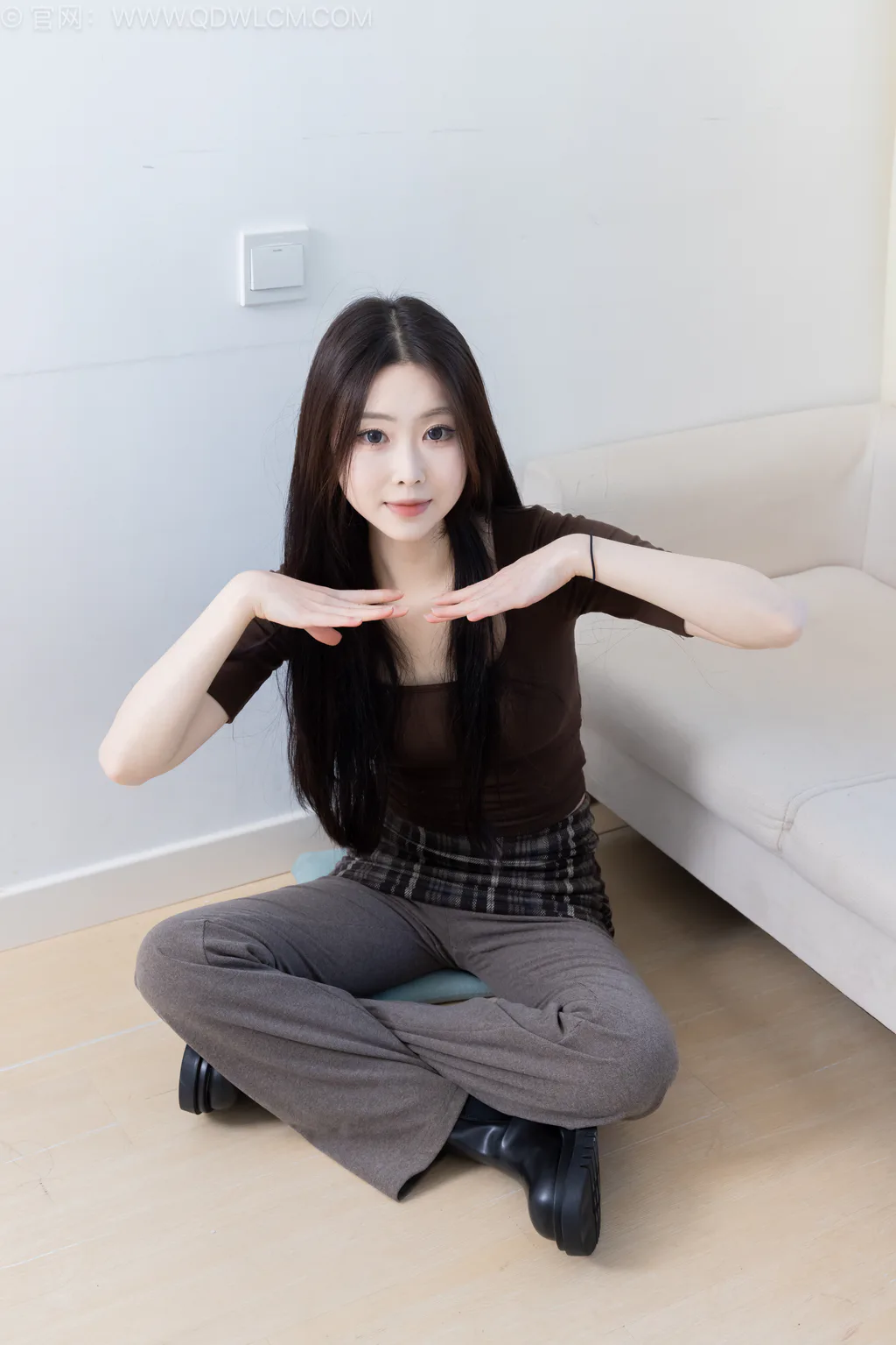 图片[4]-精选勿恋传媒 NO.2573 小羊-短靴、薄灰丝、裤里丝[157P]-草丛看图