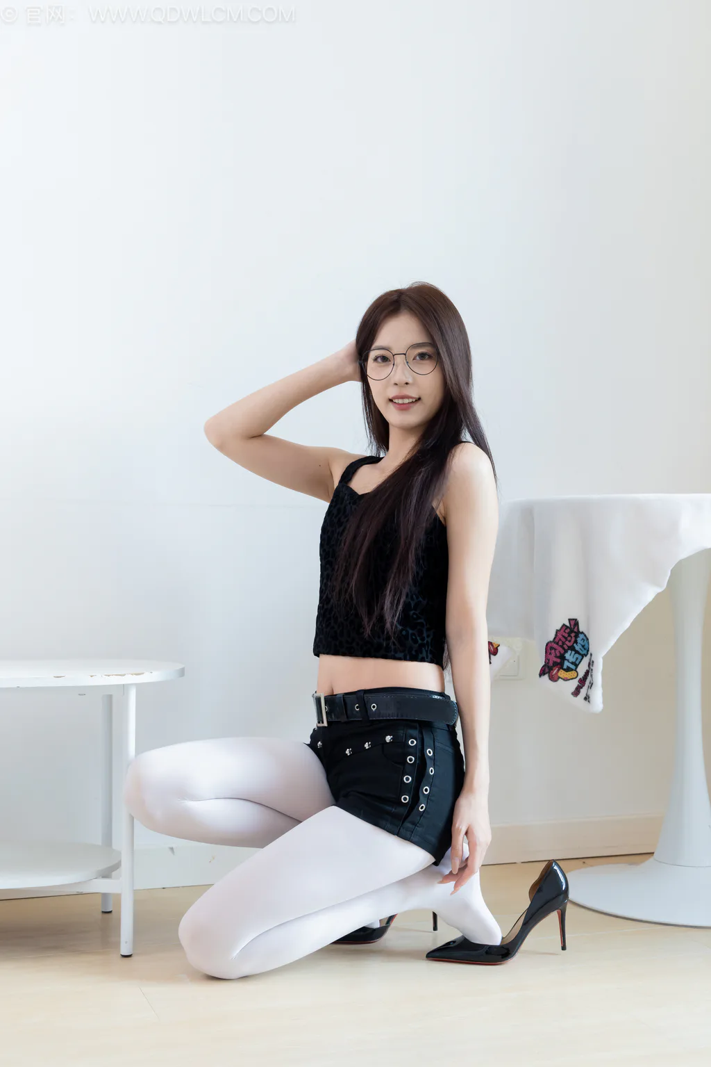 图片[4]-勿恋传媒 NO.2566 茯苓-两双高跟鞋、厚白丝、腰丝[169P]-草丛看图