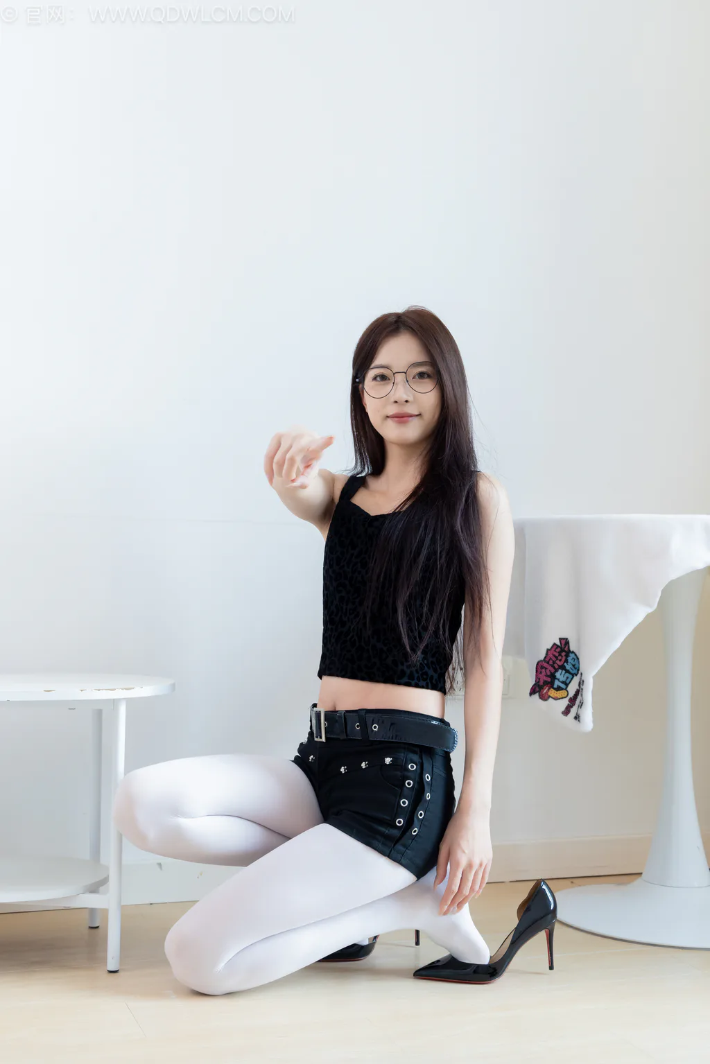 图片[5]-勿恋传媒 NO.2566 茯苓-两双高跟鞋、厚白丝、腰丝[169P]-草丛看图