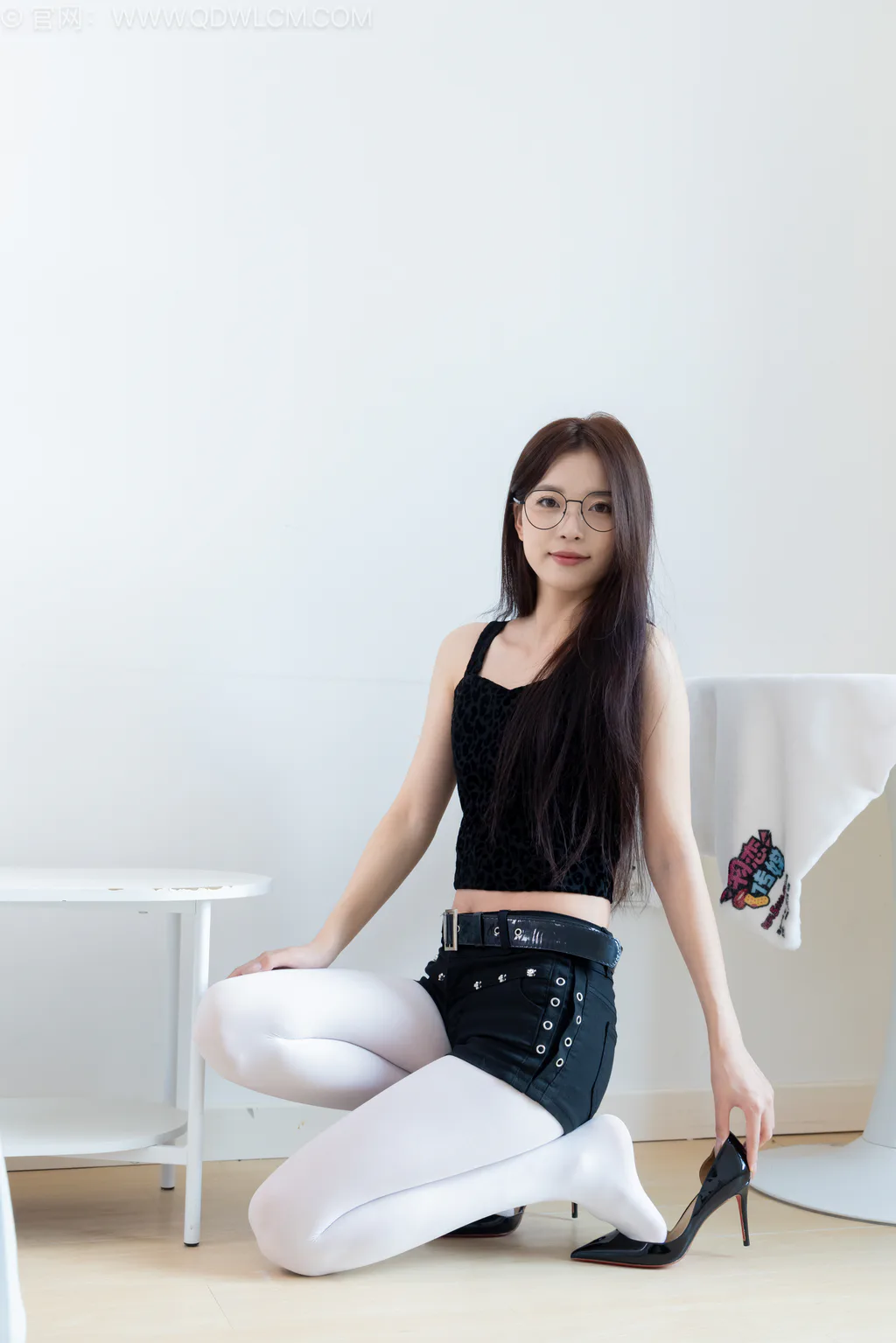 图片[6]-勿恋传媒 NO.2566 茯苓-两双高跟鞋、厚白丝、腰丝[169P]-草丛看图