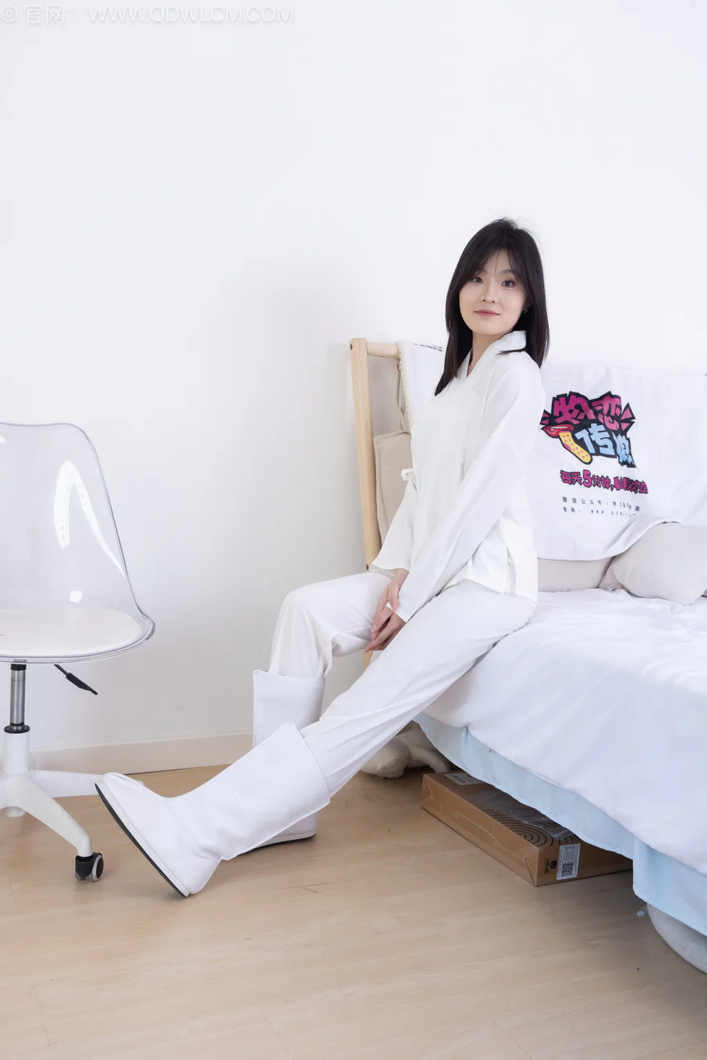 图片[2]-精选勿恋传媒 NO.2551 青柠-古风长靴、薄肉丝[240P]-草丛看图