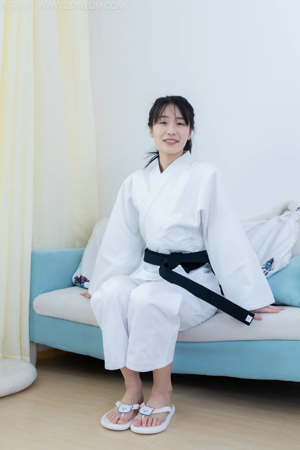 图片[3]-精选勿恋传媒 NO.2552 菜菜-人字拖、黑色踩脚裤袜、裸足、纯白棉袜[230P]-草丛看图
