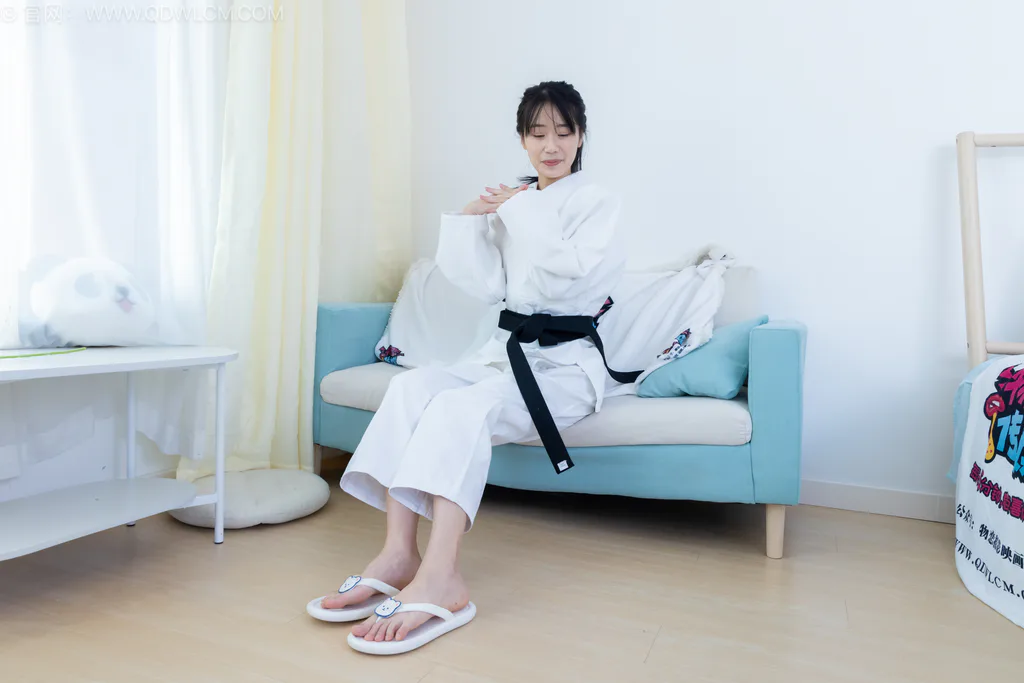 图片[6]-精选勿恋传媒 NO.2552 菜菜-人字拖、黑色踩脚裤袜、裸足、纯白棉袜[230P]-草丛看图