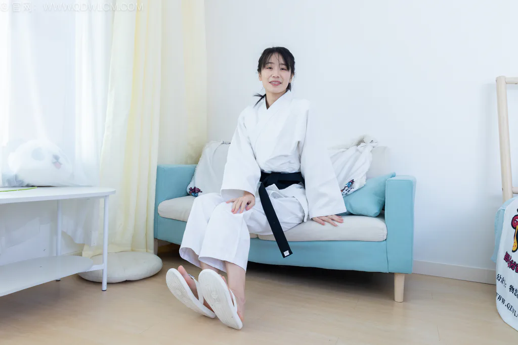 图片[7]-精选勿恋传媒 NO.2552 菜菜-人字拖、黑色踩脚裤袜、裸足、纯白棉袜[230P]-草丛看图