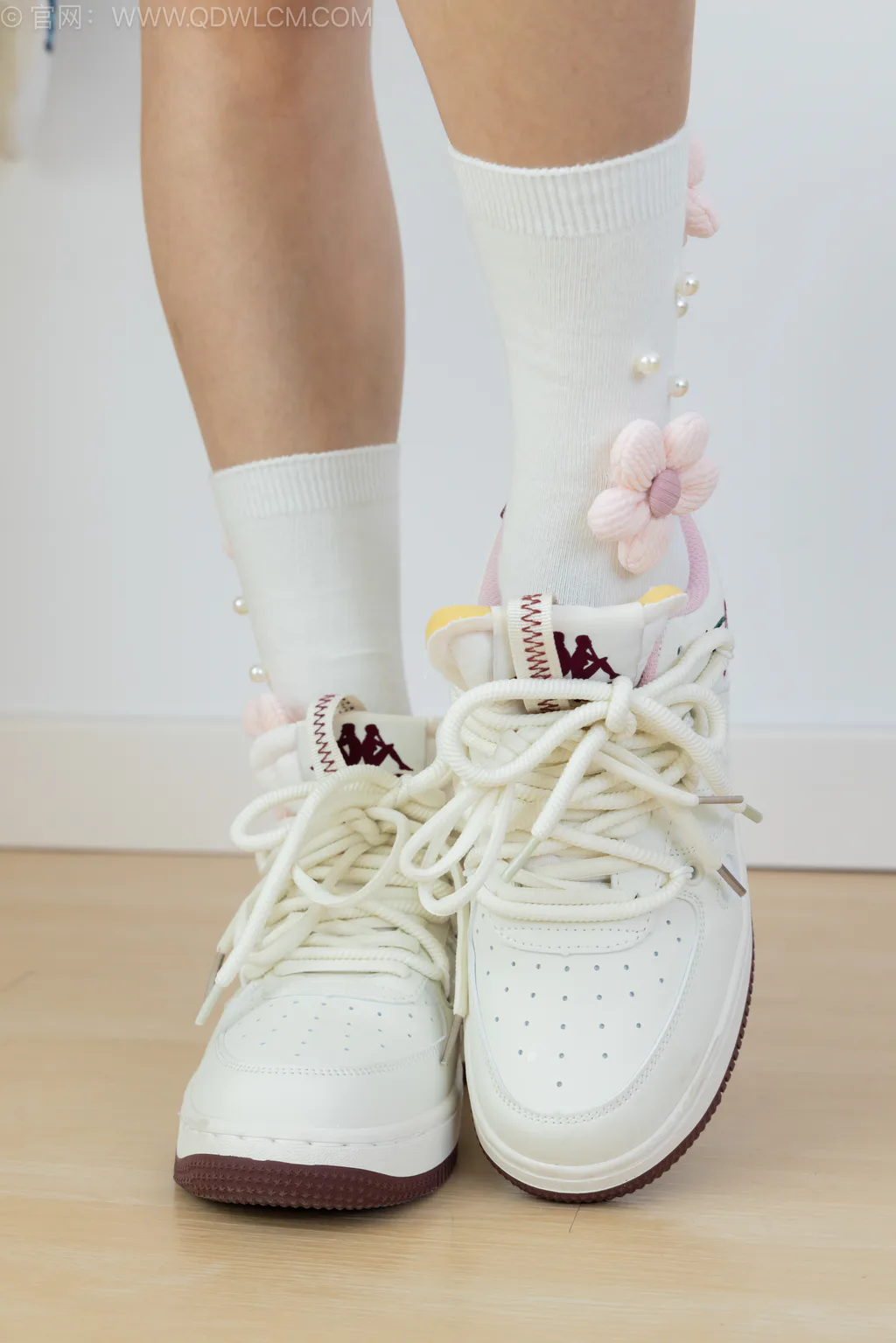 图片[5]-精选勿恋传媒 NO.2563 茯苓-板鞋、白棉袜、裸足[200P]-草丛看图