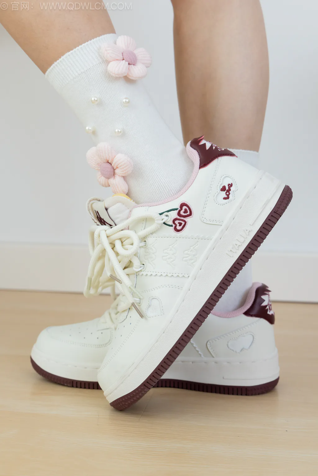 图片[7]-精选勿恋传媒 NO.2563 茯苓-板鞋、白棉袜、裸足[200P]-草丛看图