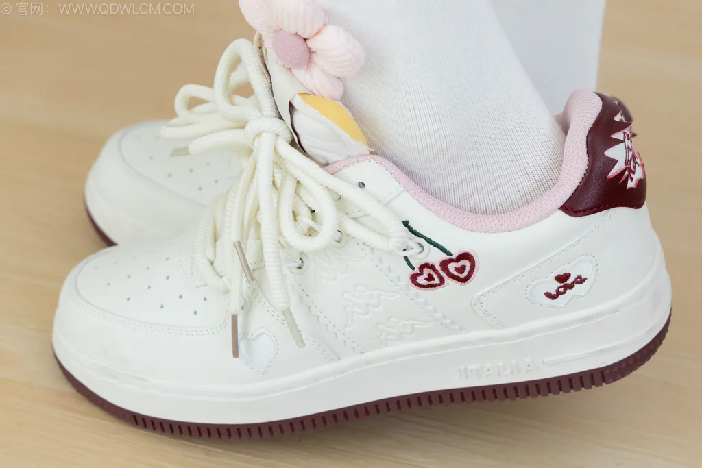 图片[8]-精选勿恋传媒 NO.2563 茯苓-板鞋、白棉袜、裸足[200P]-草丛看图