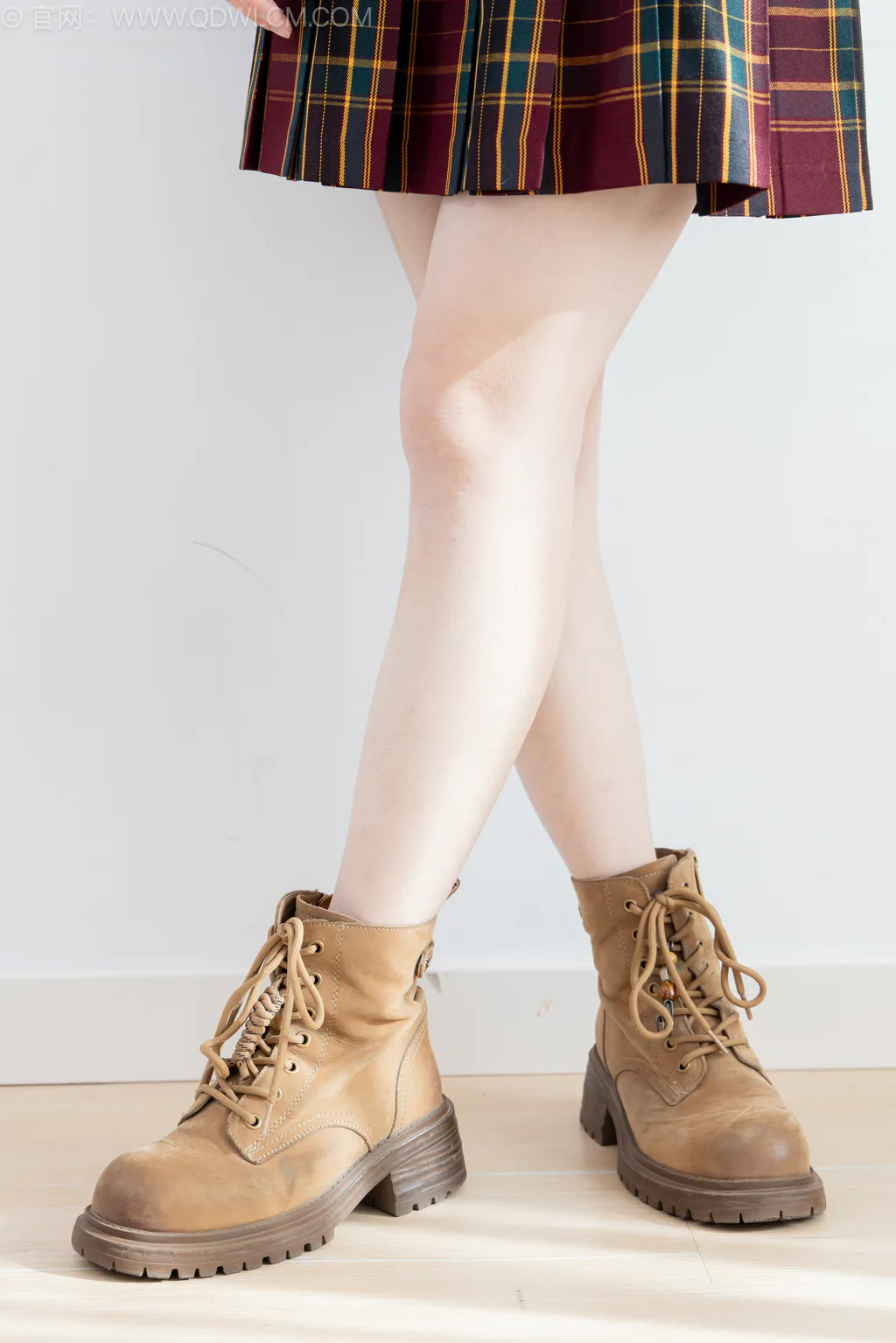 图片[5]-精选勿恋传媒 NO.2567 萌萌-短靴、白棉袜、裸足、jk至服[150P]-草丛看图