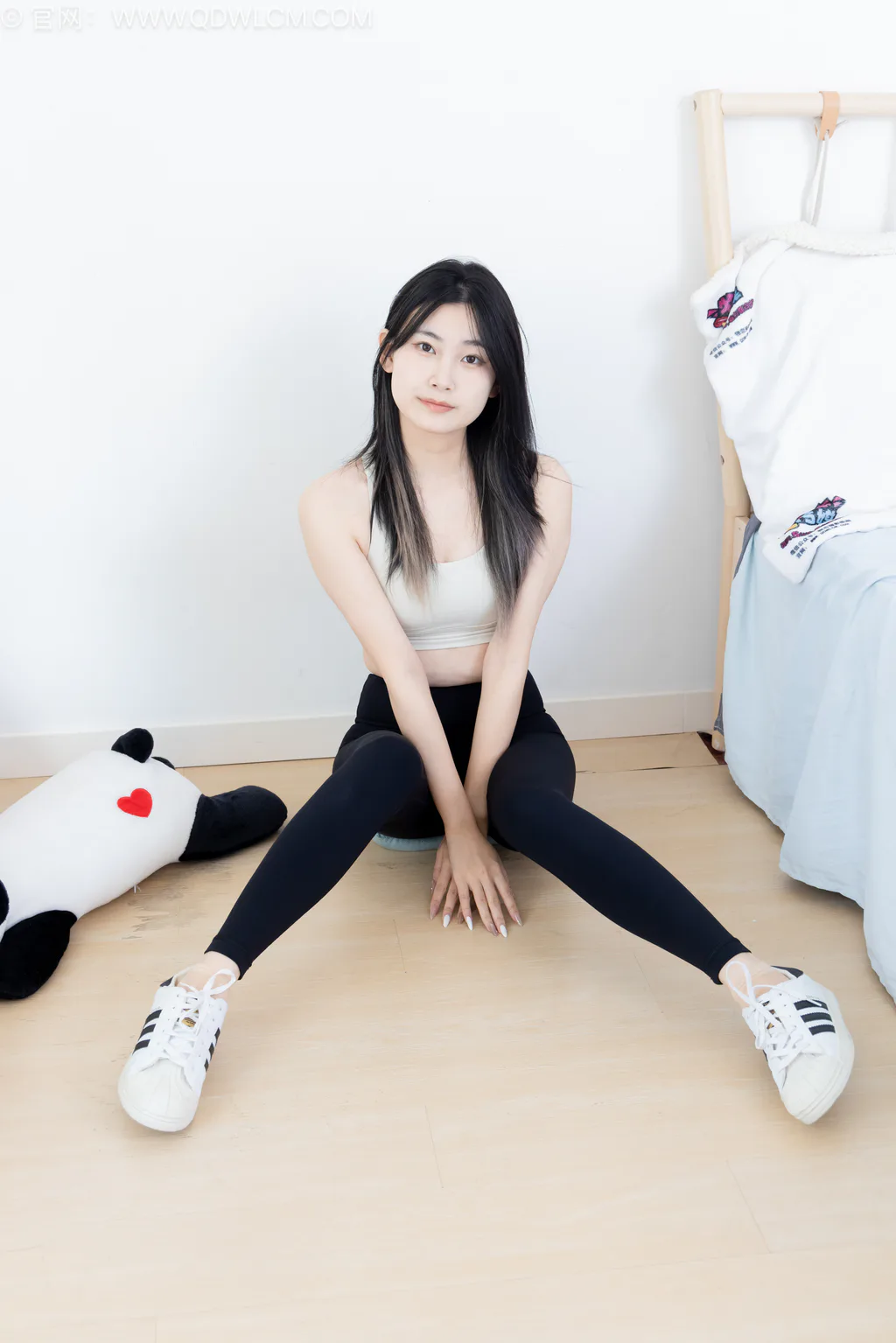 图片[3]-精选勿恋传媒 NO.2561 贝壳-板鞋、帆布鞋、短肉丝、瑜伽裤[165P]-草丛看图