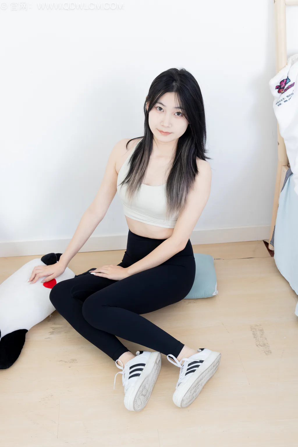 图片[5]-精选勿恋传媒 NO.2561 贝壳-板鞋、帆布鞋、短肉丝、瑜伽裤[165P]-草丛看图