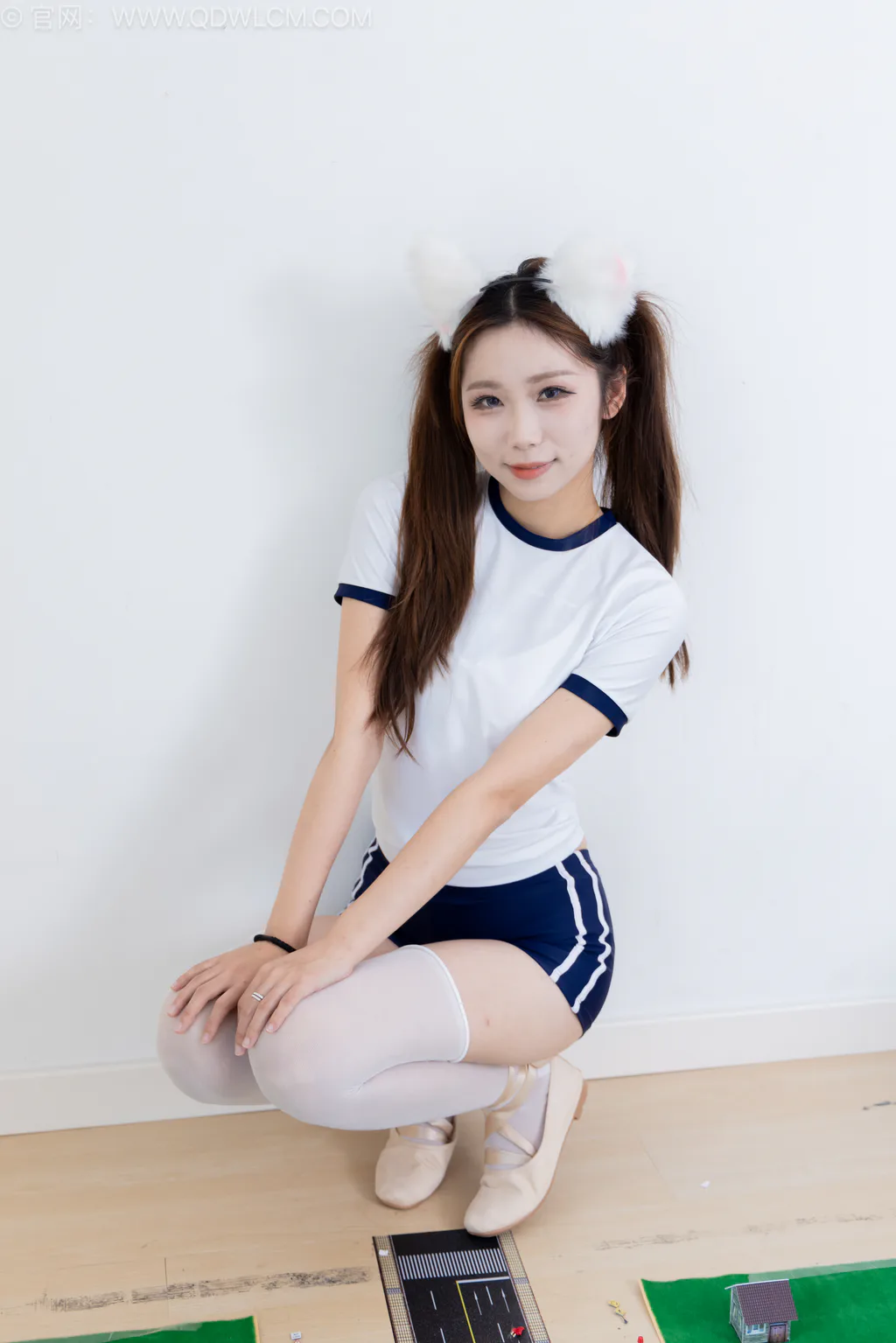 图片[5]-精选勿恋传媒 NO.2565 泡泡-平底鞋、薄白丝大腿袜、体操服[158P]-草丛看图