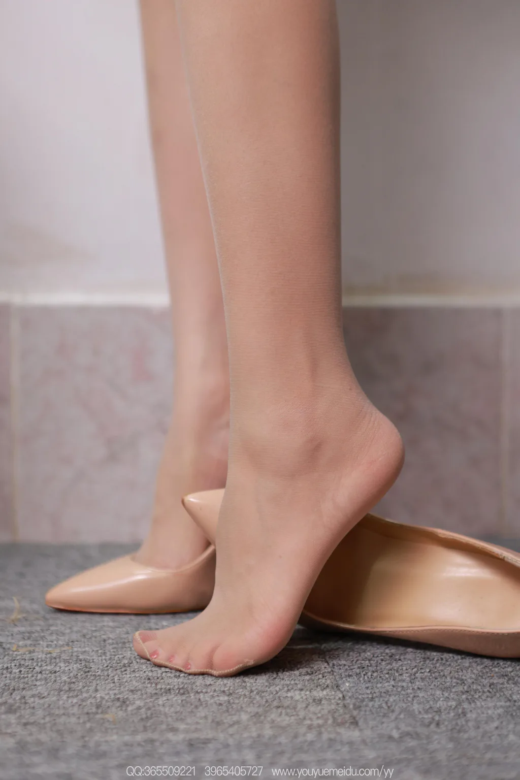 图片[1]-精选[IESS异思趣向] 2025.10.26 丝享家2194：美子《迷人OL》[104P]-草丛看图