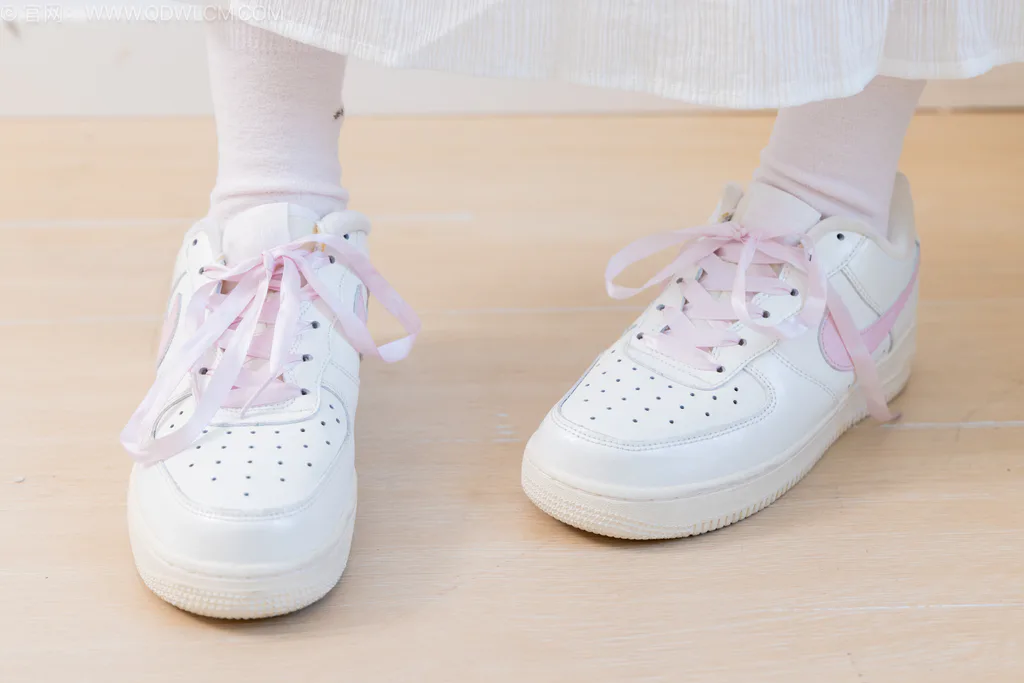 图片[7]-精选勿恋传媒 NO.2568 小羊-板鞋、白棉袜、裸足[153P]-草丛看图