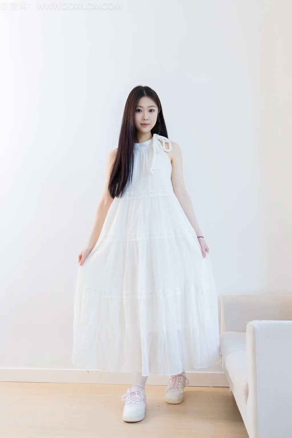 图片[1]-精选勿恋传媒 NO.2568 小羊-板鞋、白棉袜、裸足[153P]-草丛看图