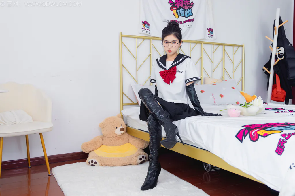 图片[5]-精选勿恋传媒 NO.2557 米米-高跟长靴、薄白丝、JK至服、皮手套[155P]-草丛看图