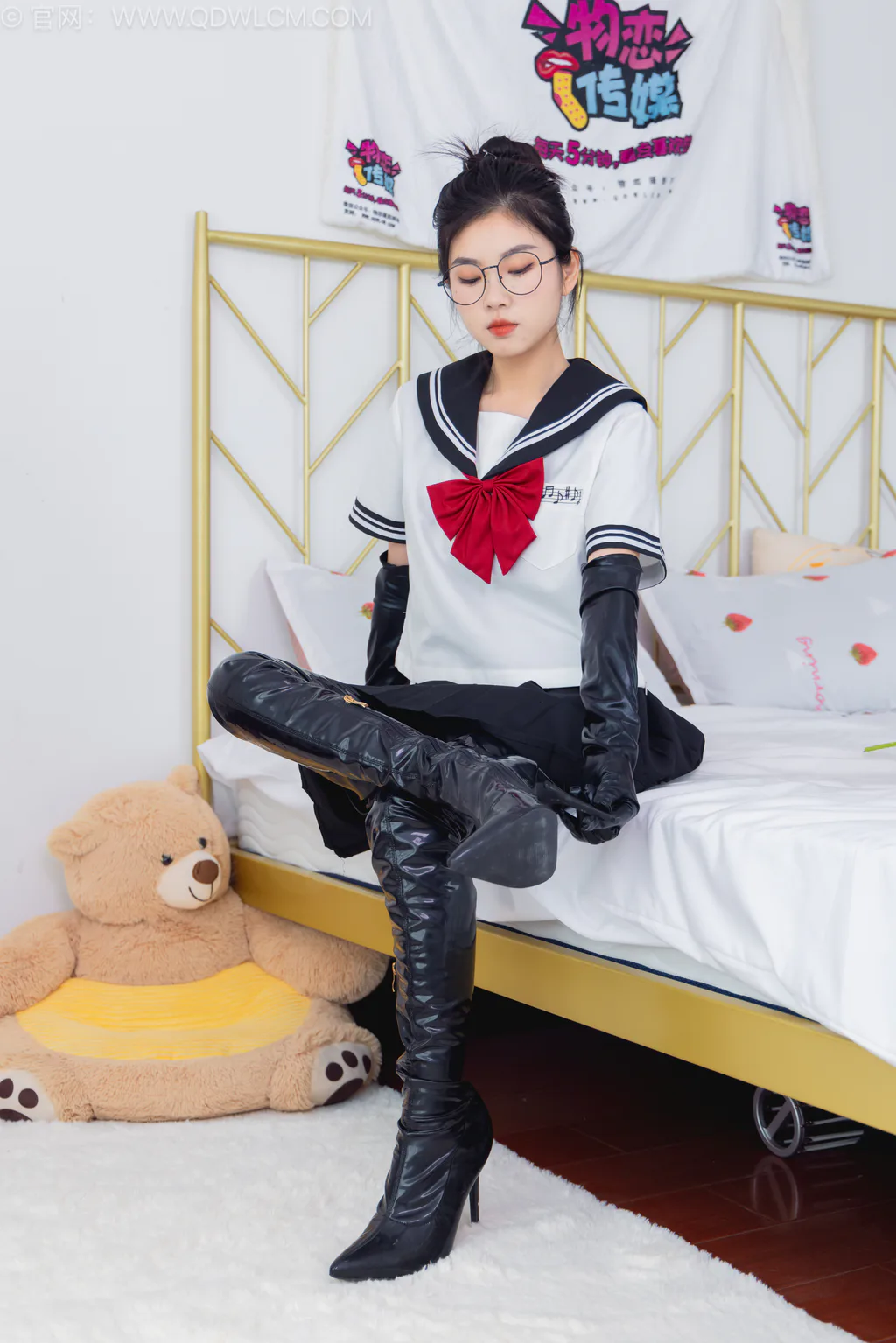 图片[6]-精选勿恋传媒 NO.2557 米米-高跟长靴、薄白丝、JK至服、皮手套[155P]-草丛看图