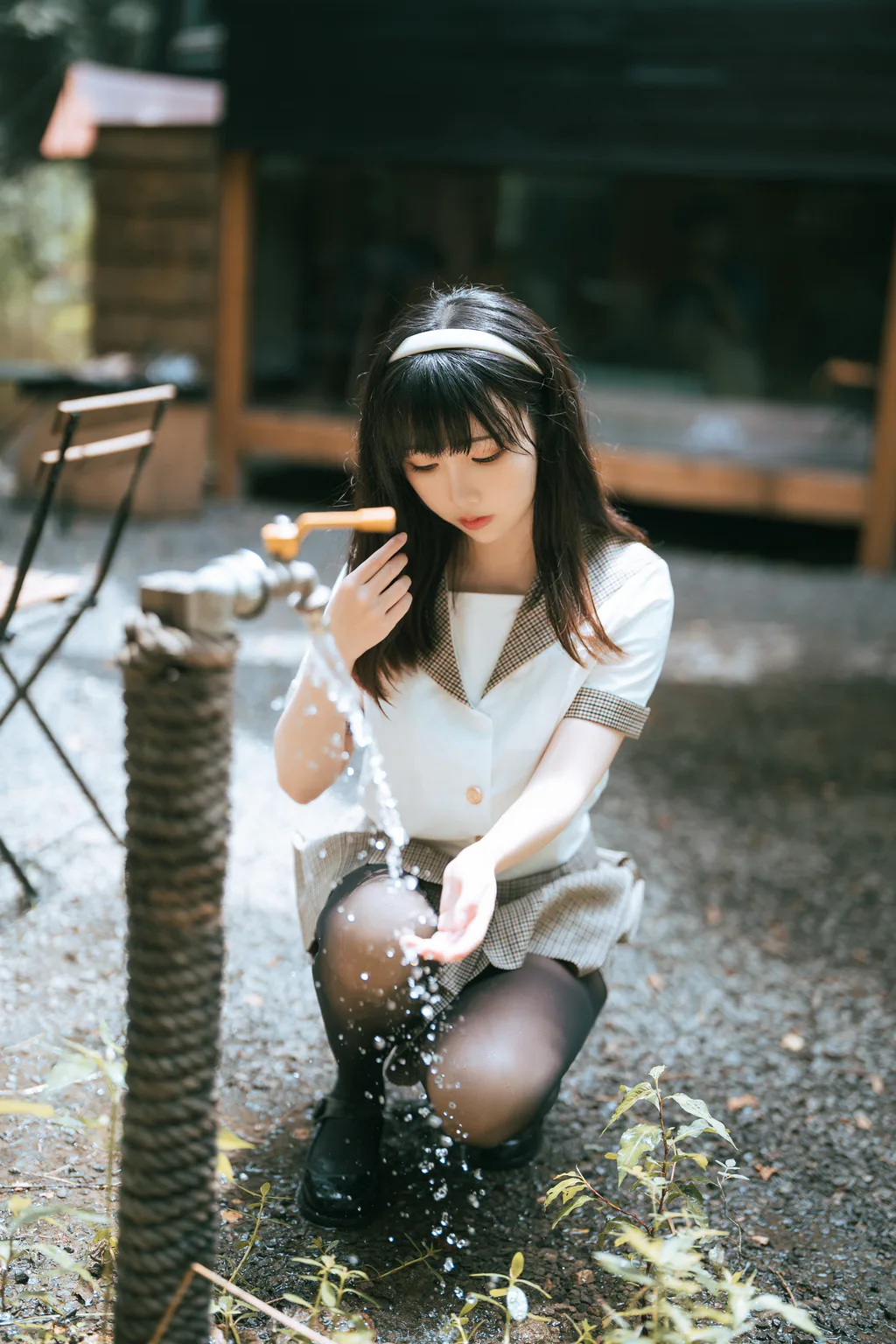 图片[4]-面饼仙儿 – 黑丝露营JK[17P]-草丛看图