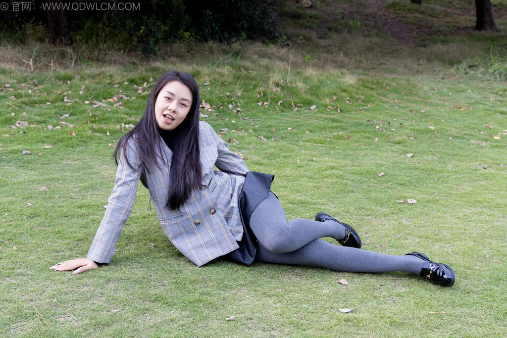 图片[8]-精选勿恋传媒 NO.2559 岚岚-皮鞋、厚灰丝、穿袜子[255P]-草丛看图