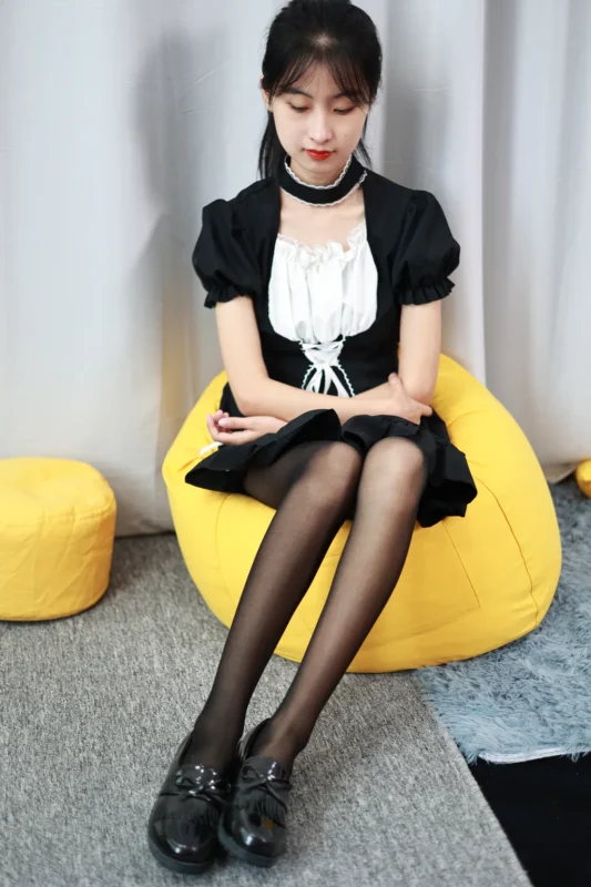 精选三禾摄影 NO.053 女仆装 黑丝 小皮鞋[177P]-草丛看图