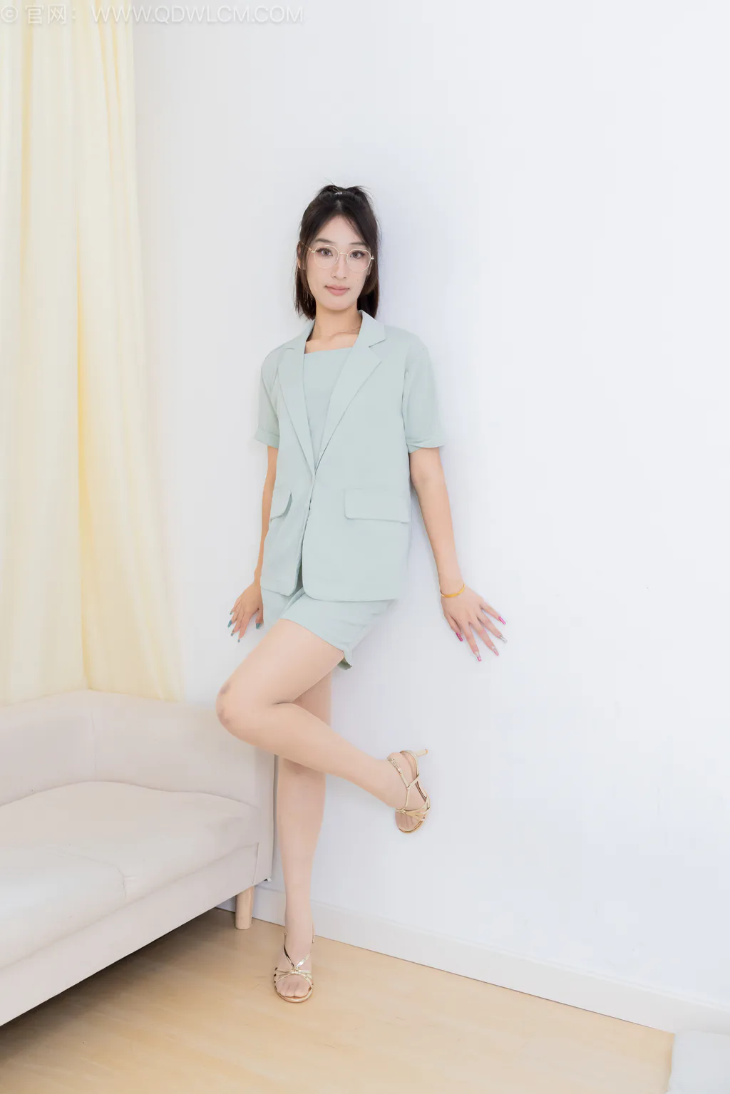 图片[4]-精选勿恋传媒 NO.2560 小野-三双高跟鞋、薄肉丝、裸足[155P]-草丛看图