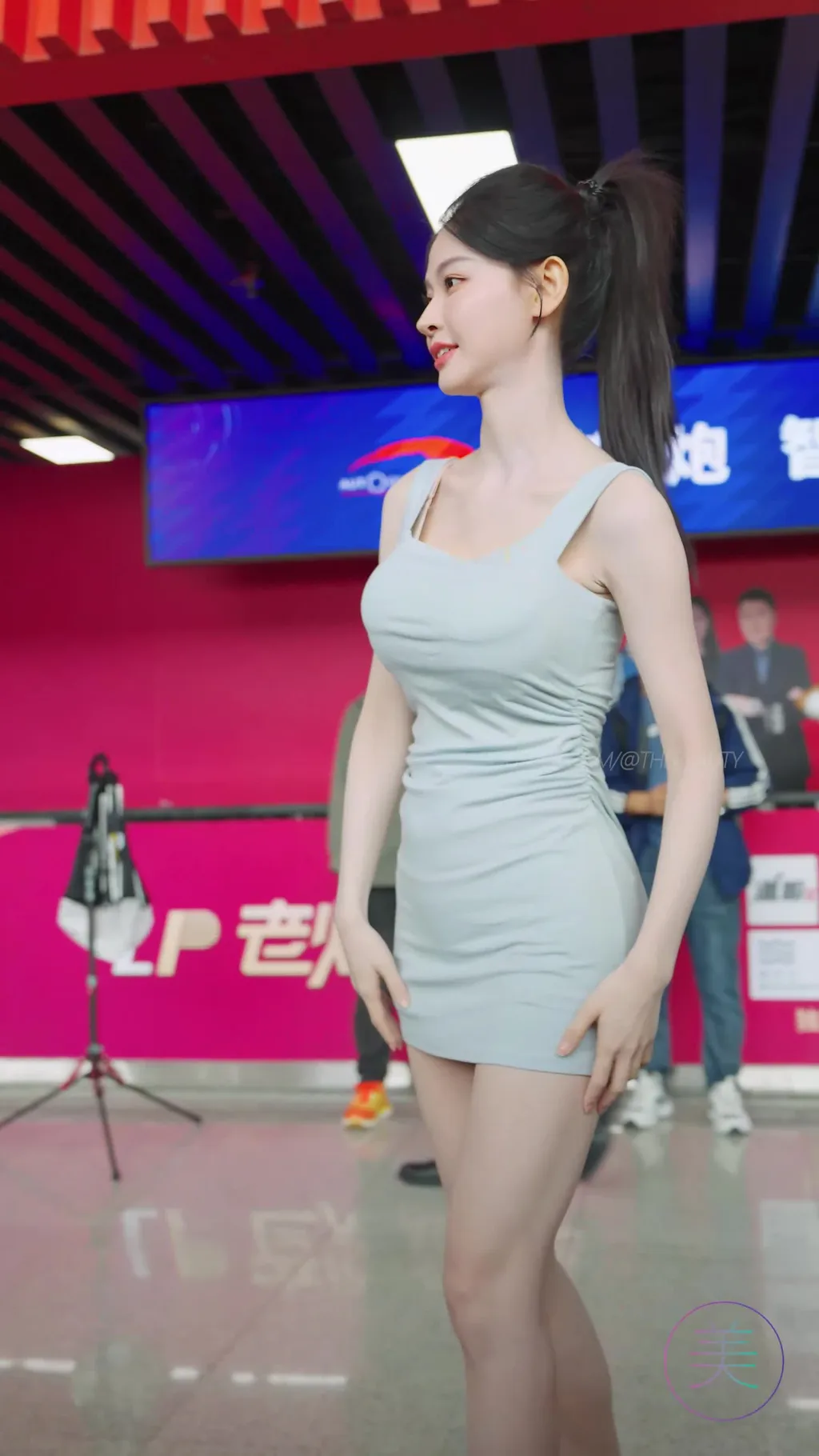 图片[3]-精选NO.1690 2024 广州车展 网荭美女车模 beautyleg LOOKBOOK 81[30P]-草丛看图