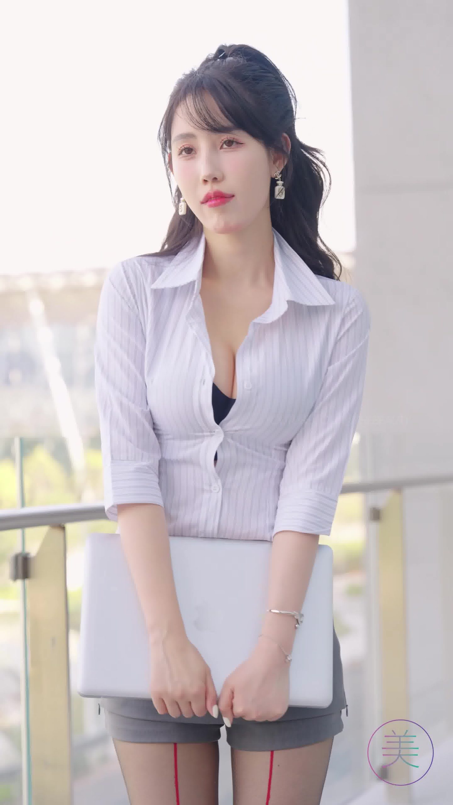 图片[1]-精选NO.1678 2024 广州车展 网荭美女车模 beautyleg LOOKBOOK 69[30P]-草丛看图