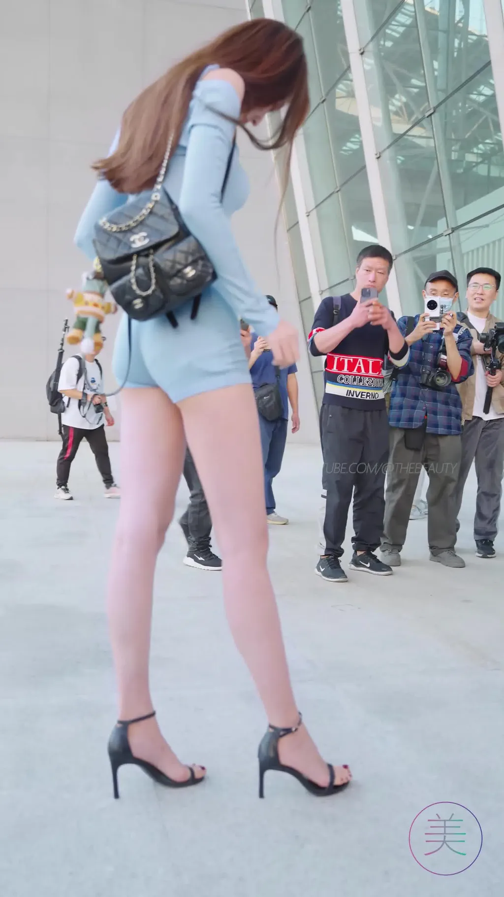 图片[2]-精选NO.1686 2024 广州车展 网荭美女车模 beautyleg LOOKBOOK 77[30P]-草丛看图