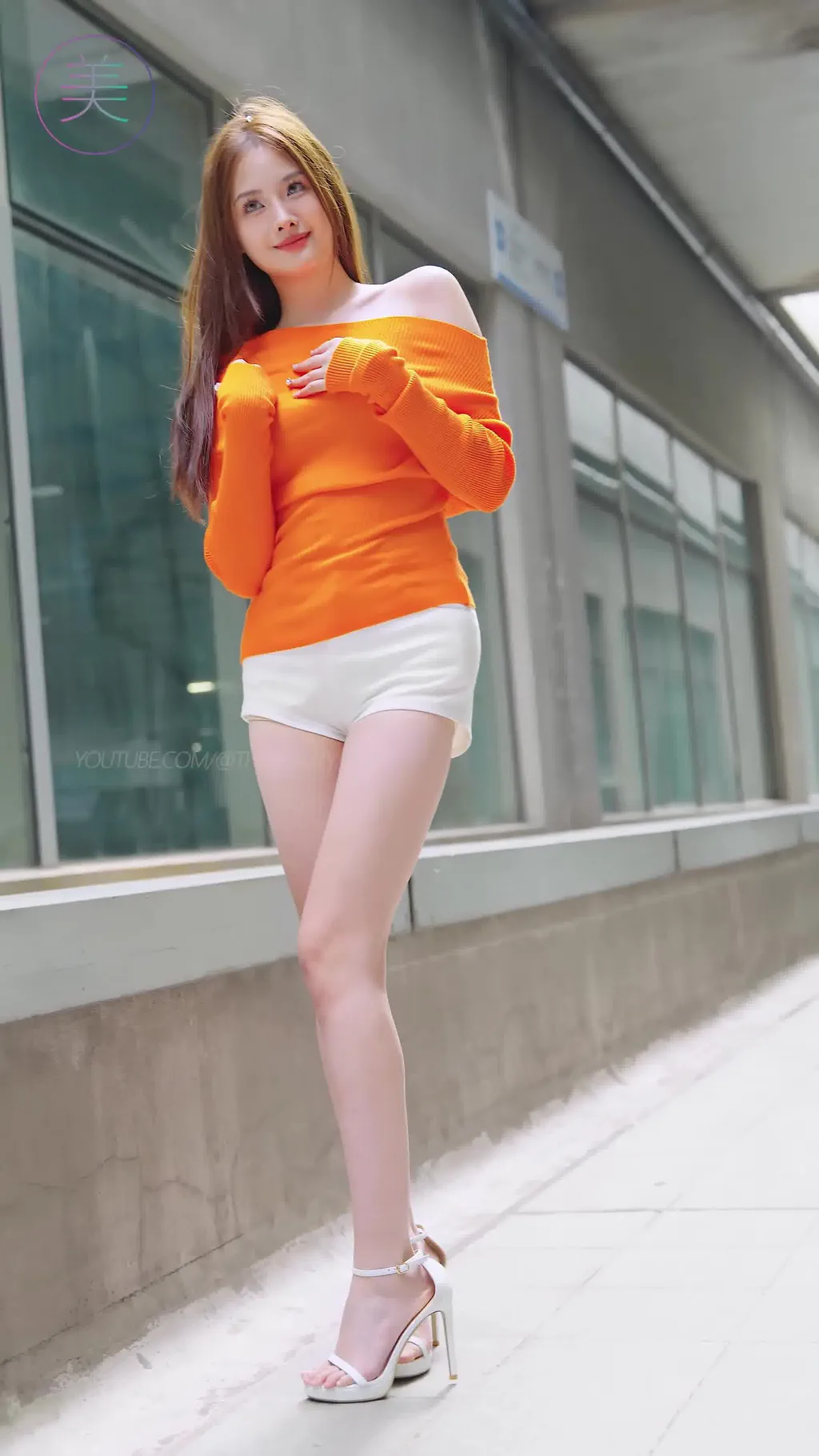 图片[7]-精选NO.1693 2024 广州车展 网荭美女车模 beautyleg LOOKBOOK 84[30P]-草丛看图