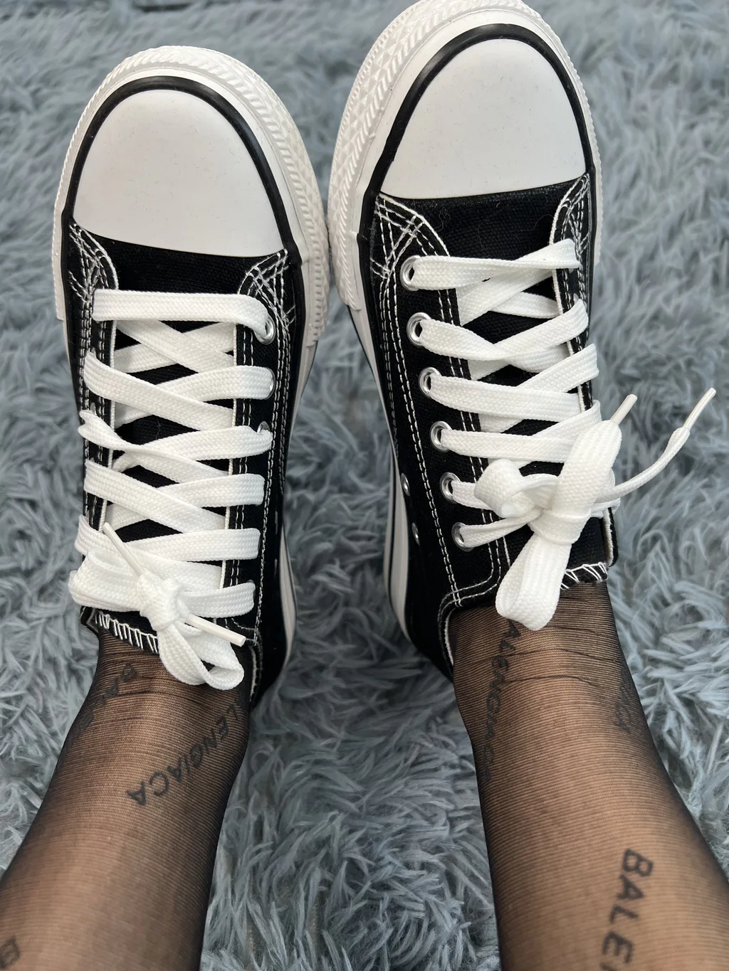 图片[5]-精选三禾摄影 NO.061 字母黑丝 帆布鞋[123P]-草丛看图