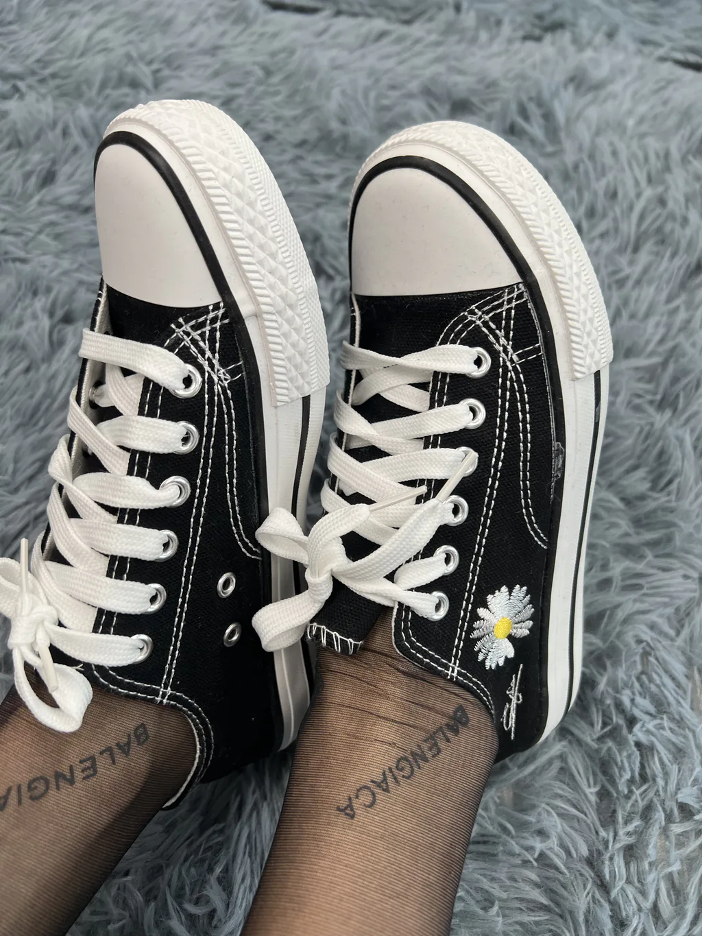 图片[7]-精选三禾摄影 NO.061 字母黑丝 帆布鞋[123P]-草丛看图