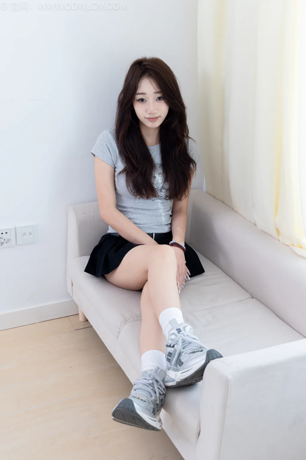 图片[6]-精选勿恋传媒 NO.2574 半夏-运动鞋、纯白棉袜、裸足[158P]-草丛看图