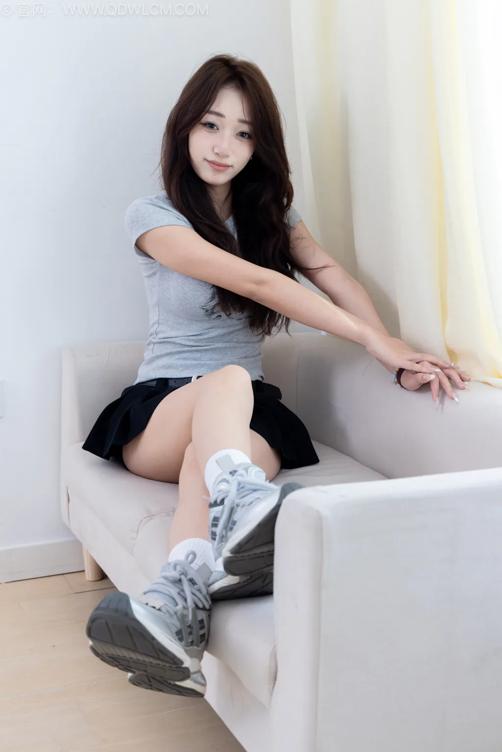 图片[7]-精选勿恋传媒 NO.2574 半夏-运动鞋、纯白棉袜、裸足[158P]-草丛看图