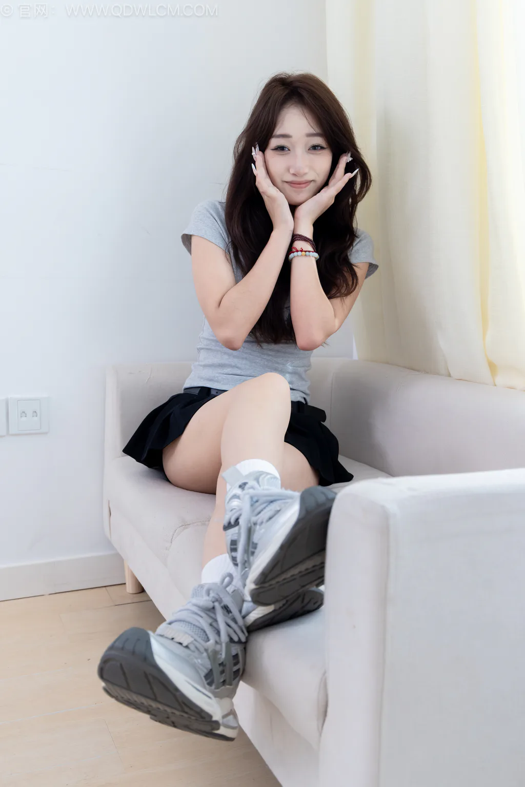 图片[8]-精选勿恋传媒 NO.2574 半夏-运动鞋、纯白棉袜、裸足[158P]-草丛看图