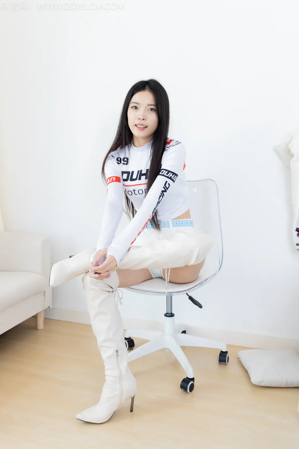 图片[3]-精选勿恋传媒 NO.2575 茯苓-高跟长靴、白棉袜、裸足[184P]-草丛看图