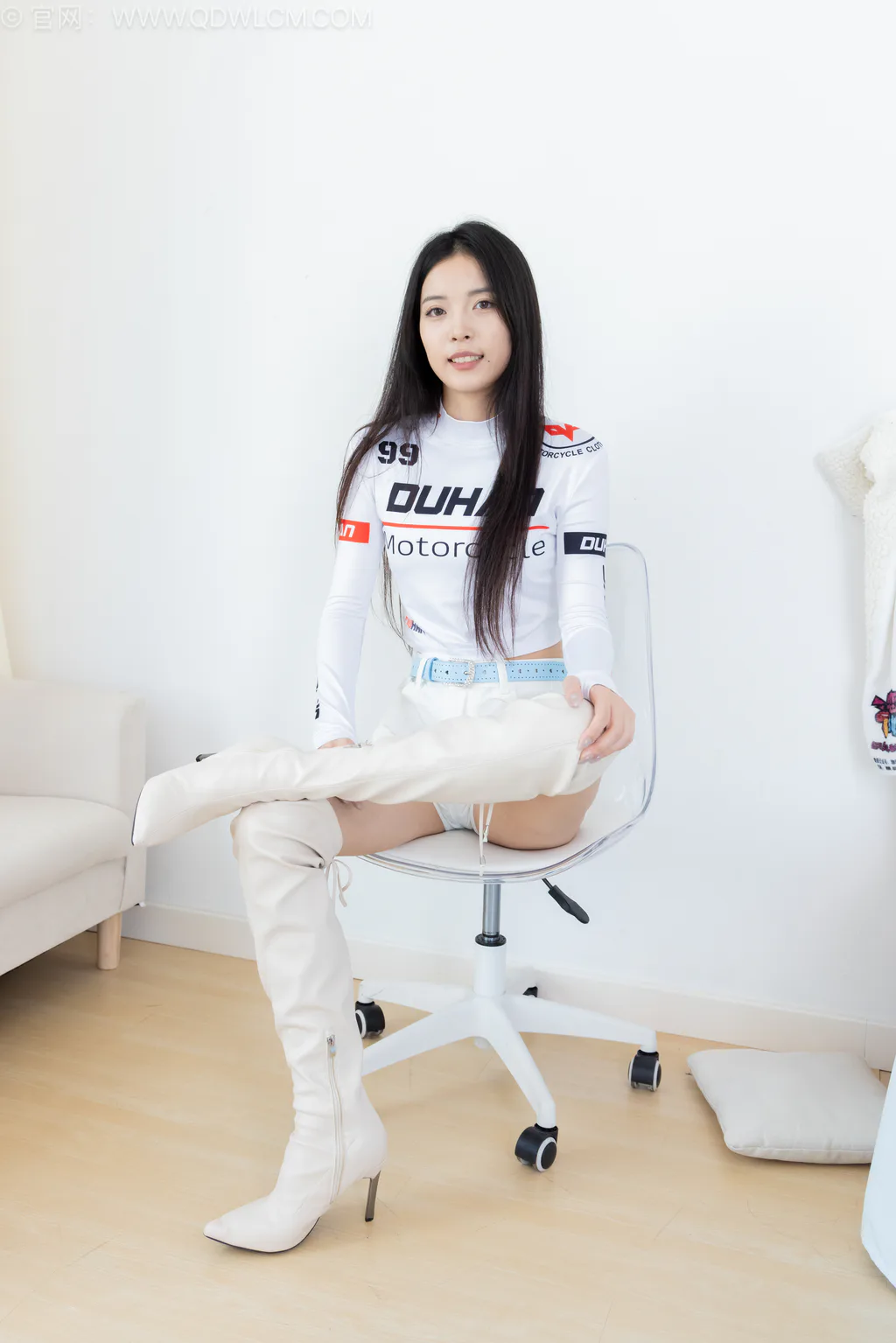 图片[4]-精选勿恋传媒 NO.2575 茯苓-高跟长靴、白棉袜、裸足[184P]-草丛看图