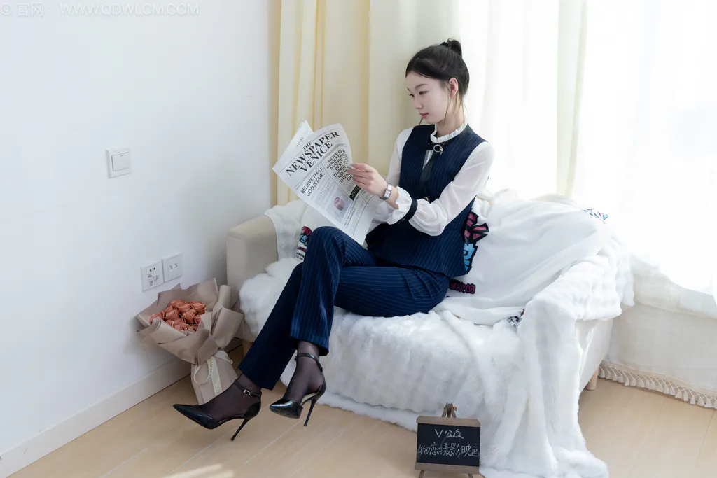 图片[6]-精选勿恋传媒 NO.2578 水密桃-高跟鞋、薄黑丝、银行至服、裤里丝[157P]-草丛看图