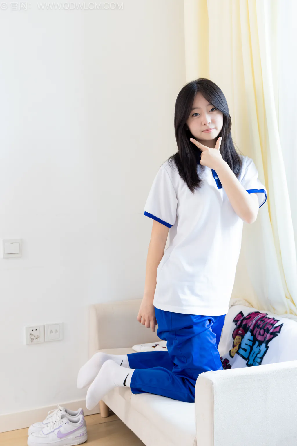 图片[5]-勿恋传媒 NO.2576 萌萌-板鞋、白棉袜、裸足、校服[153P]-草丛看图