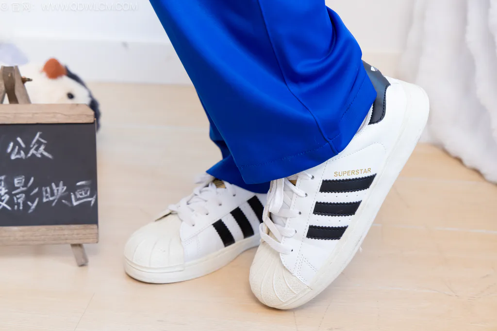 图片[3]-精选勿恋传媒 NO.2579 青提-板鞋、白棉袜、裸足、校服[150P]-草丛看图