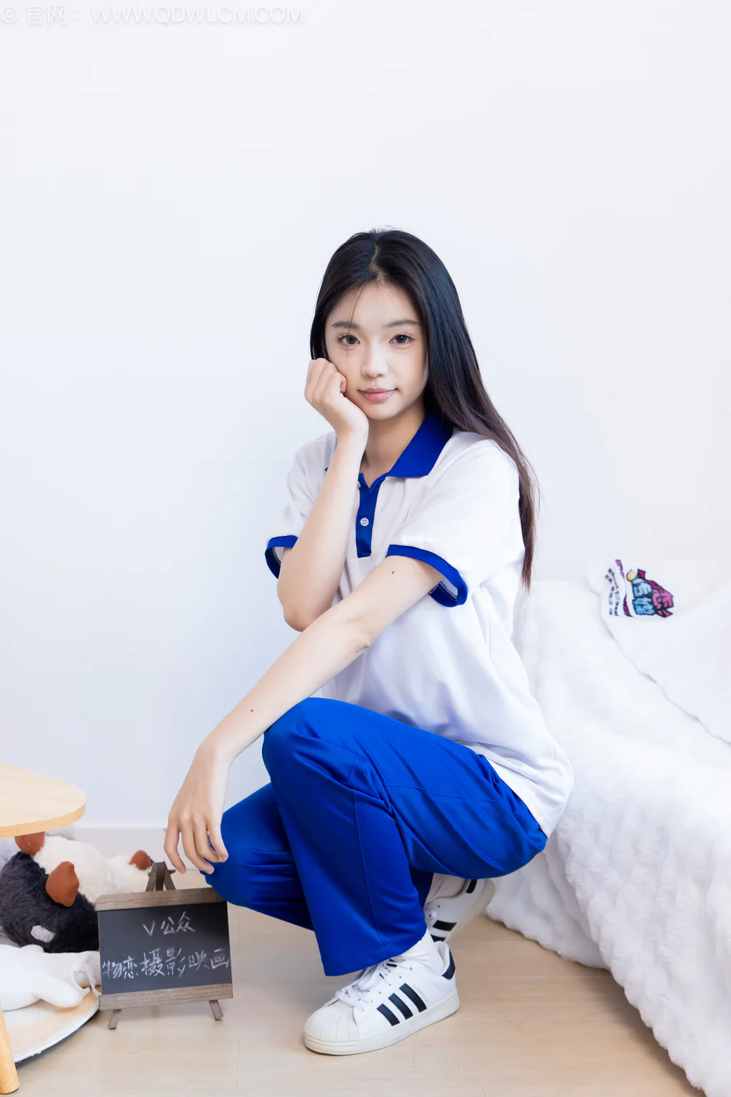 图片[8]-精选勿恋传媒 NO.2579 青提-板鞋、白棉袜、裸足、校服[150P]-草丛看图