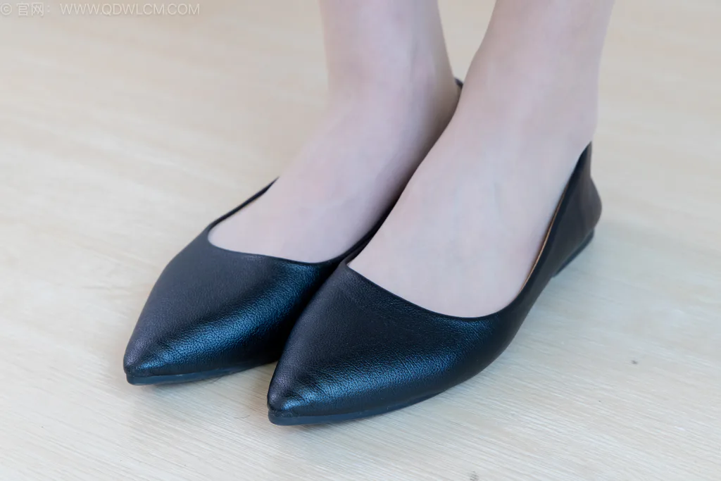 图片[6]-精选勿恋传媒 NO.2580 茯苓-平底鞋、薄肉丝、裸足[150P]-草丛看图