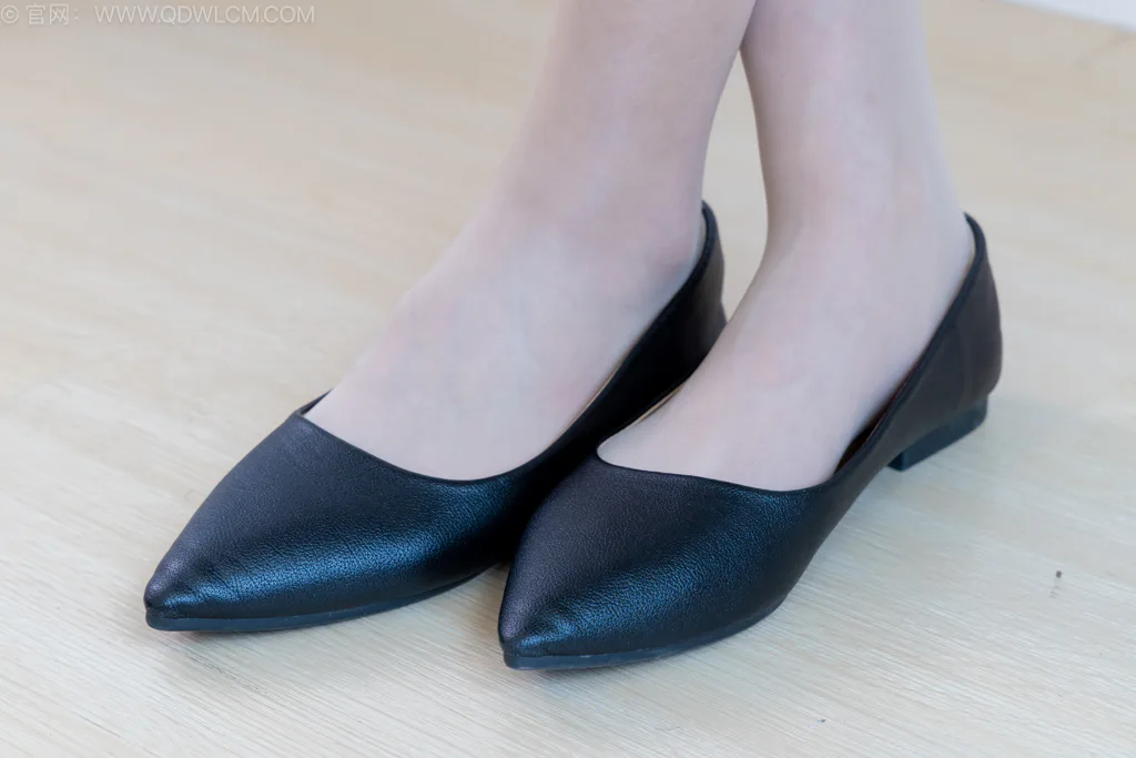 图片[8]-精选勿恋传媒 NO.2580 茯苓-平底鞋、薄肉丝、裸足[150P]-草丛看图