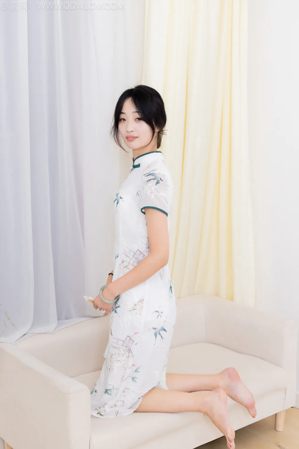 图片[4]-精选勿恋传媒 NO.2584 南南-三双高跟鞋、薄肉丝、裸足[158P]-草丛看图