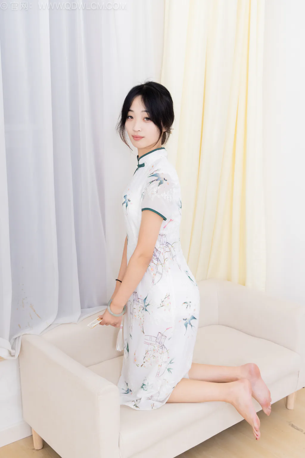 图片[5]-精选勿恋传媒 NO.2584 南南-三双高跟鞋、薄肉丝、裸足[158P]-草丛看图