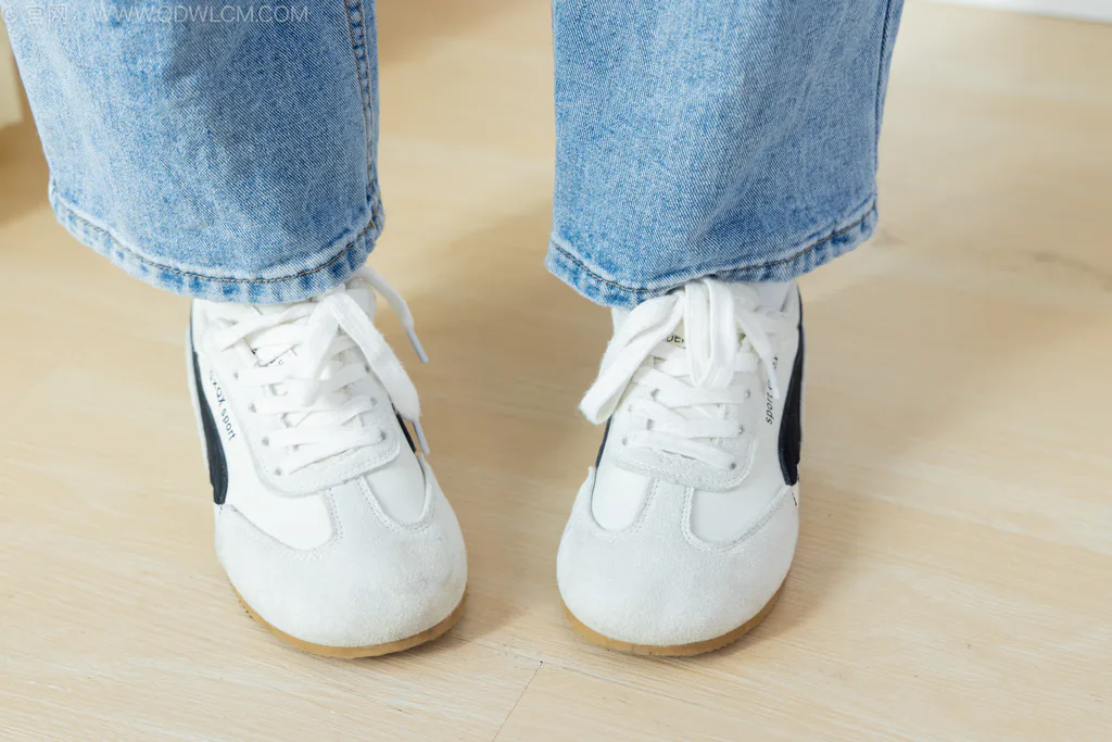 图片[4]-精选勿恋传媒 NO.2585 小爱-运动鞋、白棉袜、薄黑丝、厚肉丝[149P]-草丛看图