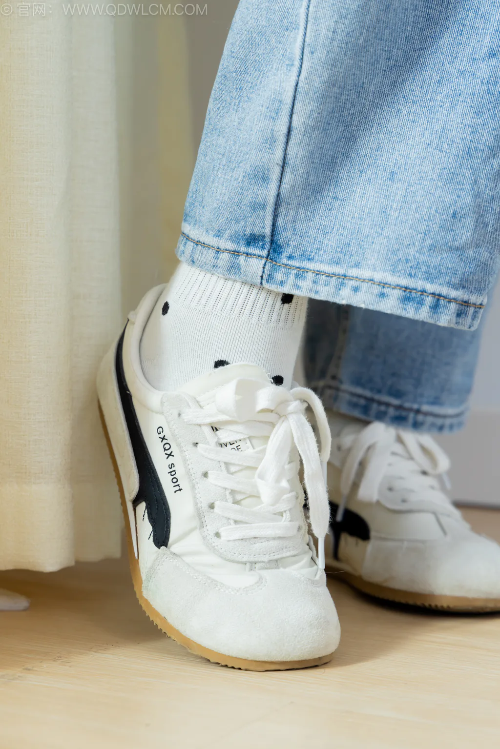 图片[1]-精选勿恋传媒 NO.2585 小爱-运动鞋、白棉袜、薄黑丝、厚肉丝[149P]-草丛看图