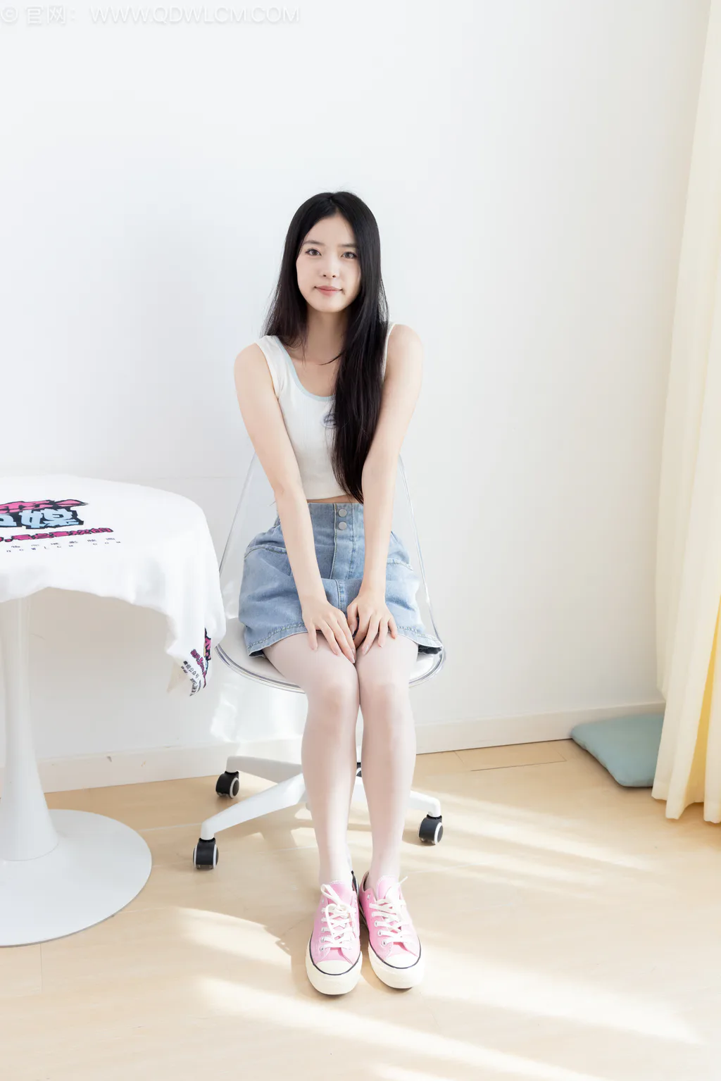 图片[4]-精选勿恋传媒 NO.2588 茯苓-两双帆布鞋、薄白丝[159P]-草丛看图