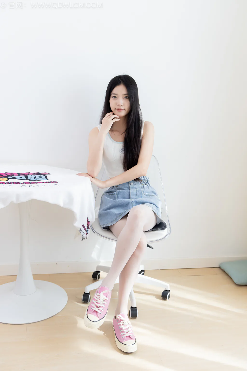 图片[6]-精选勿恋传媒 NO.2588 茯苓-两双帆布鞋、薄白丝[159P]-草丛看图