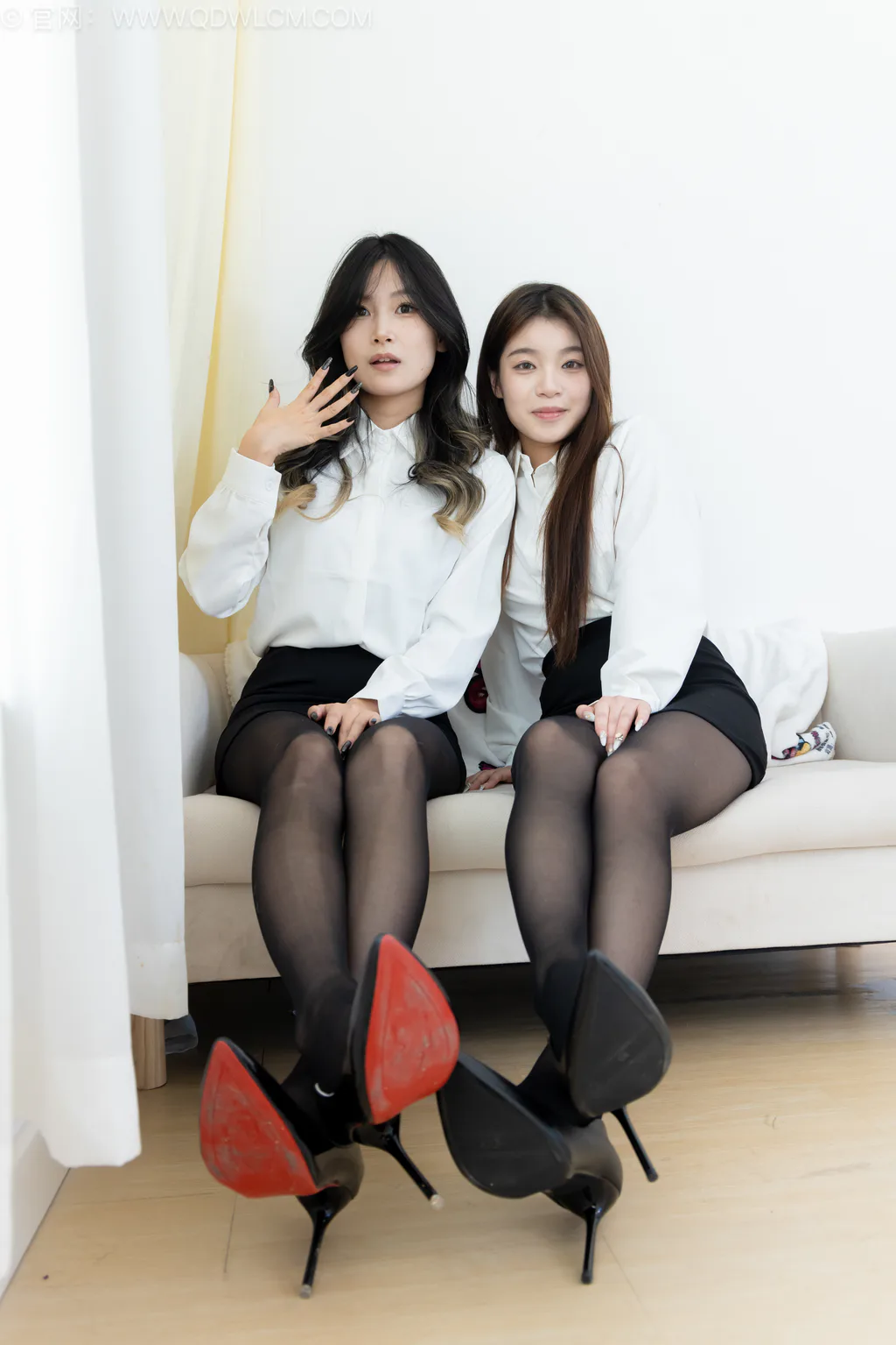 图片[5]-精选勿恋传媒 NO.2590 闪闪&贝壳-高跟鞋、薄黑丝、ol至服[163P]-草丛看图